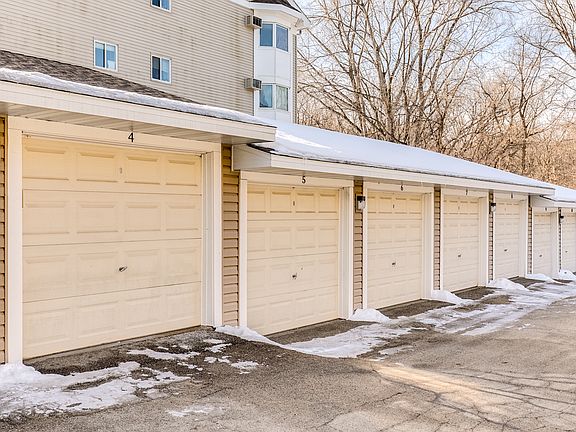 Detached Garage