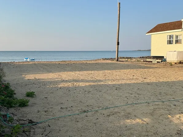 94 E Beach Rd, Westport, MA 02790