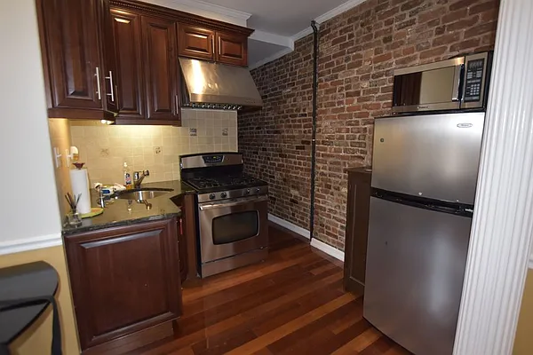 Rented by REAL New York | media 9