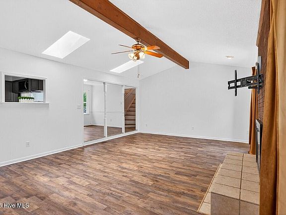 4th image of 204 Sweetbriar Lane