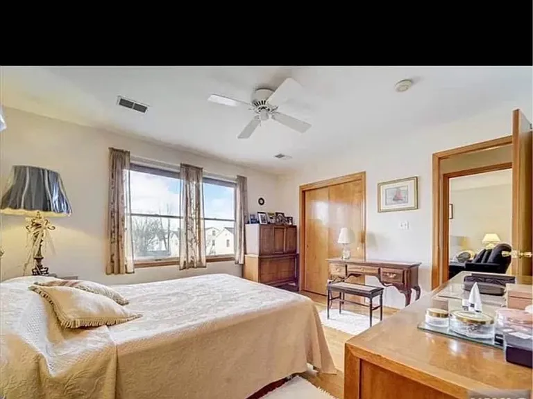 27 Arlington Blvd #2 — Photo 6