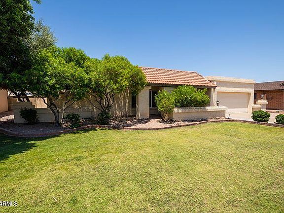 3rd image of 2118 E PEBBLE BEACH Drive