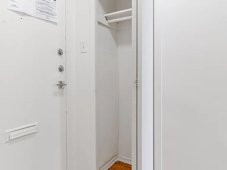 40 Godstone Rd #1507 — Photo 37
