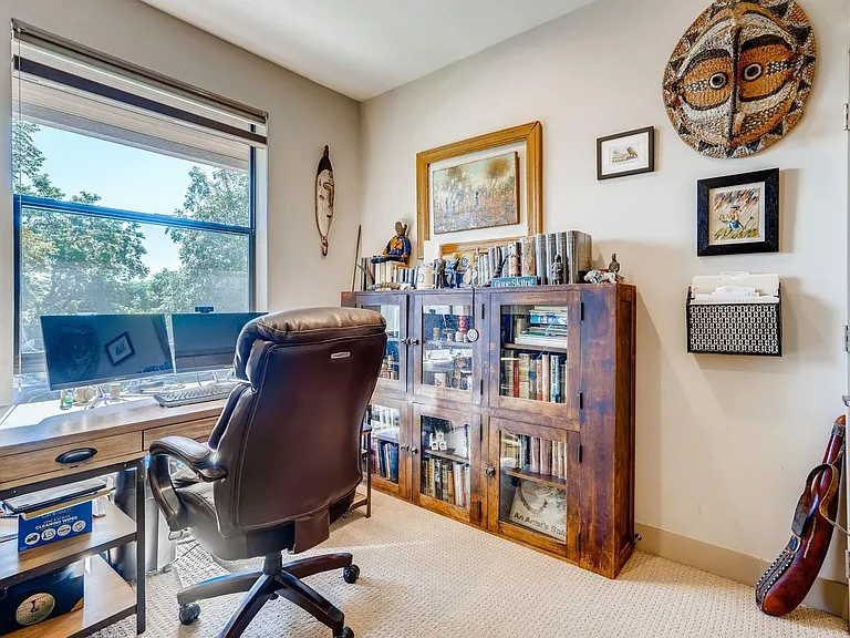 3209 Shoshone St — Photo 3