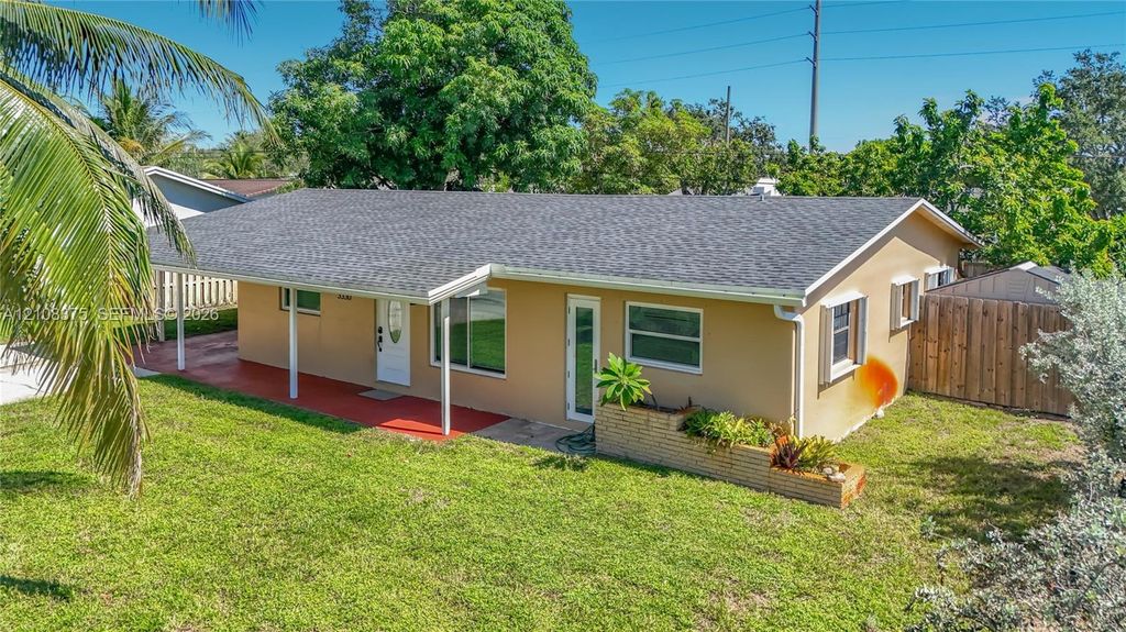 3330 NE 14th Ter, photo 4