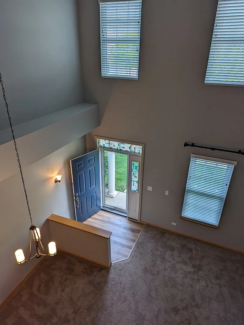 2 bed, 1.5 bath, 1192 sqft, $2,300 — Photo 2