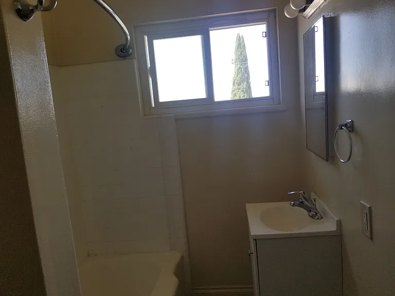 4187 Marlton Ave — Photo 5
