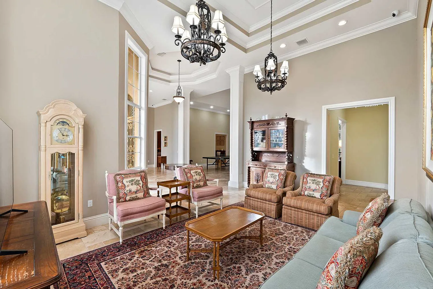 9 bed, 8.0 bath, 10763 sqft, $19,147 — Photo 2