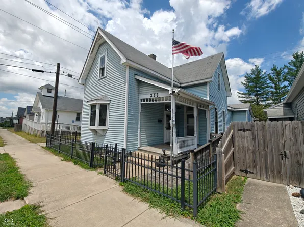 236 E Pennsylvania St, Shelbyville, IN 46176