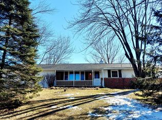 W1195 Hilltop Rd, Rubicon, WI 53078