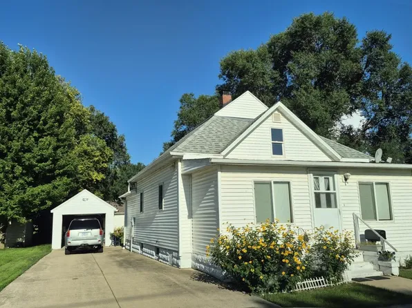 714 N 4th St, Estherville, IA 51334