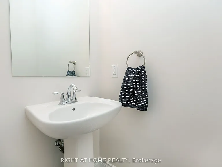 8 Monarch Dr — Photo 11