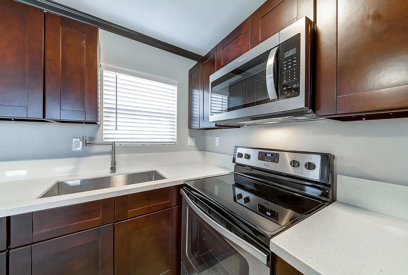 1 bed, 400 sqft, $975 — Photo 4