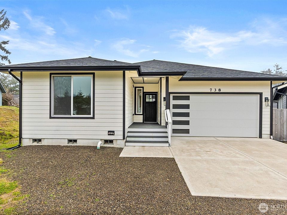 1st image of 738 Gadwall Court SE