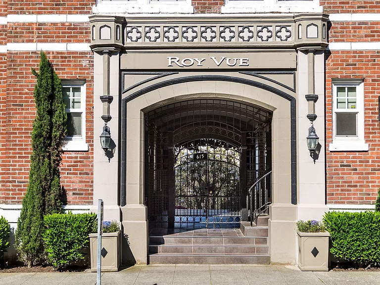 The Roy Vue Apartments — Photo 3