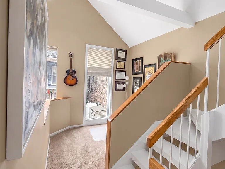 1033 W Wolfram St #2 — Photo 16