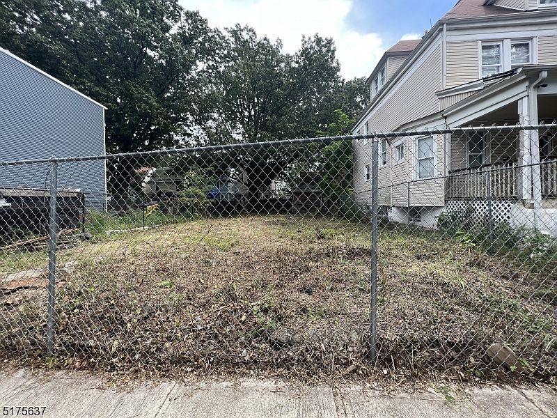 1st image of 14 N 17Th St