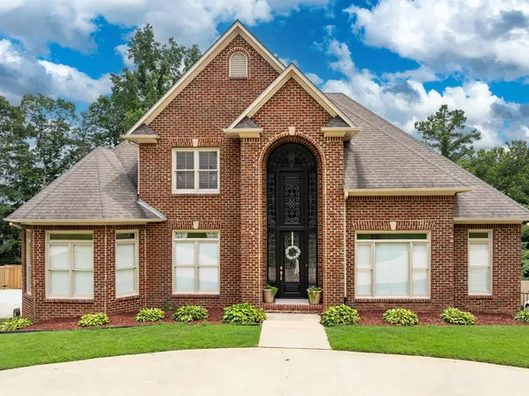 302 Palace Dr, Trussville, AL 35173
