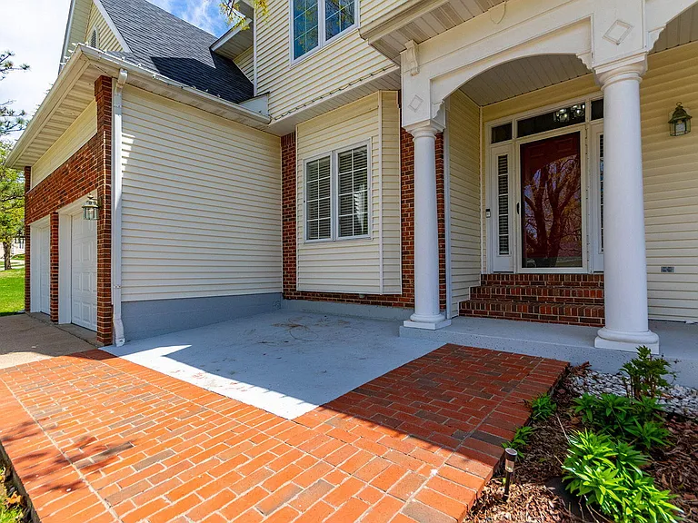 1110 Brookedale Ct — Photo 3