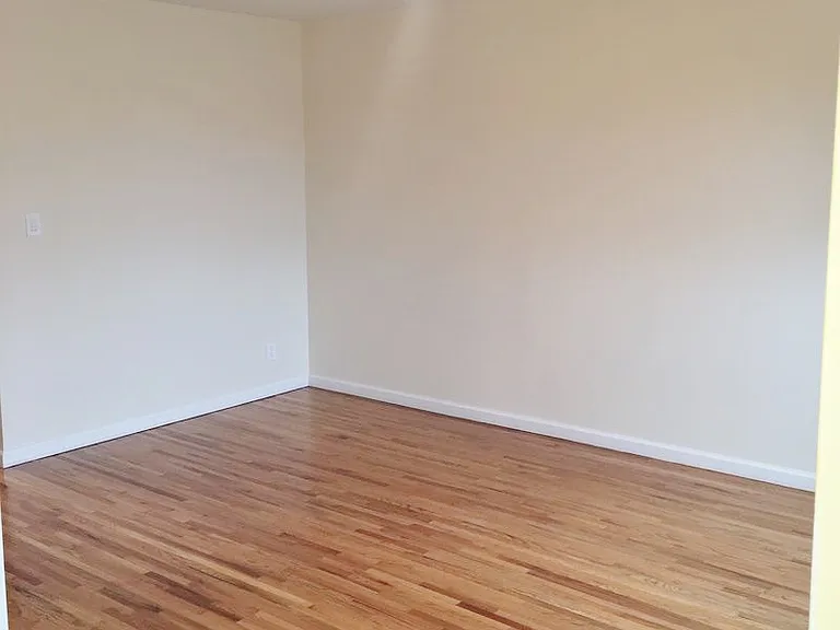 25-22 47th St #3F — Photo 11