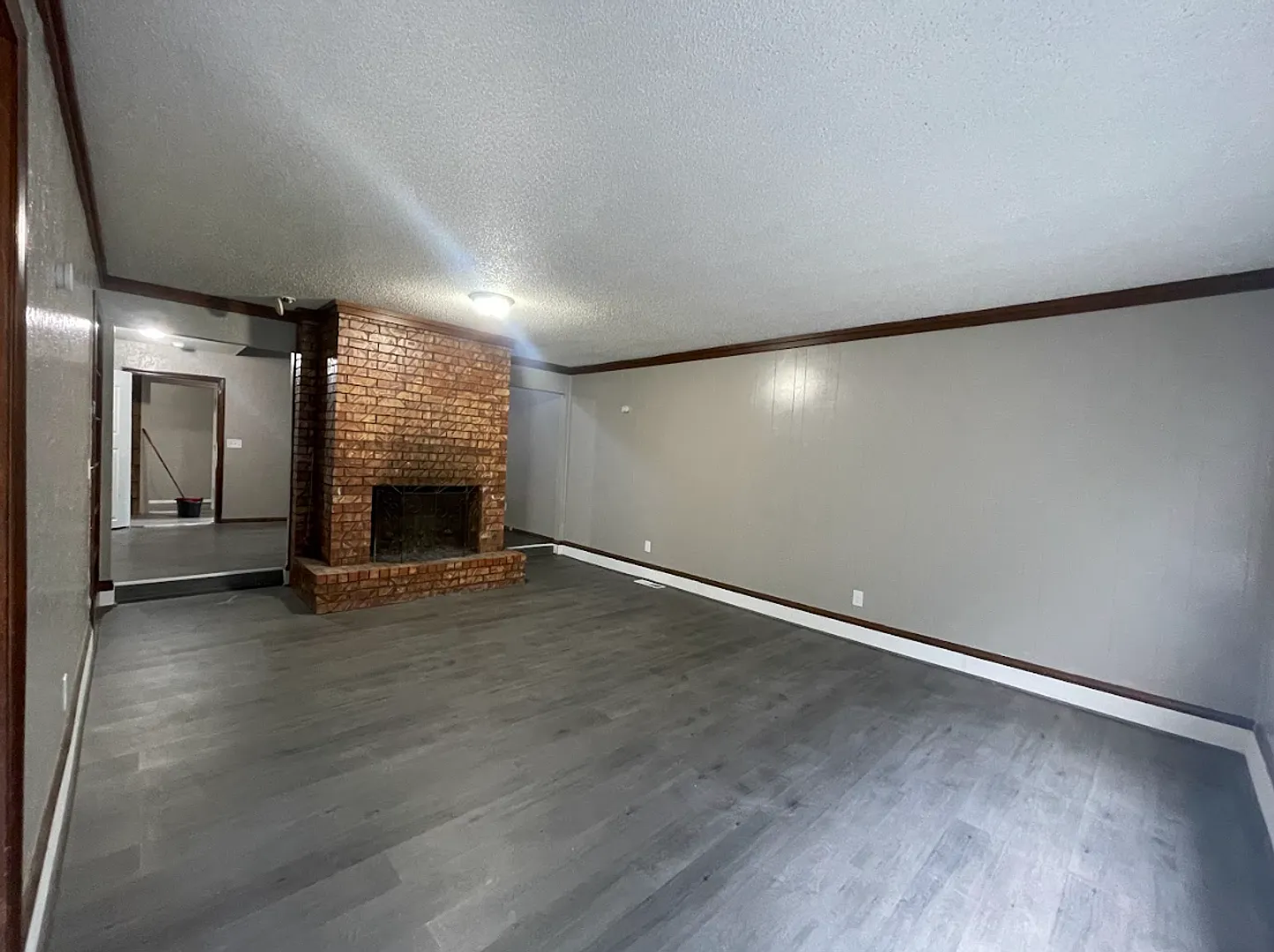 Charming 5 Bedroom House — Photo 3