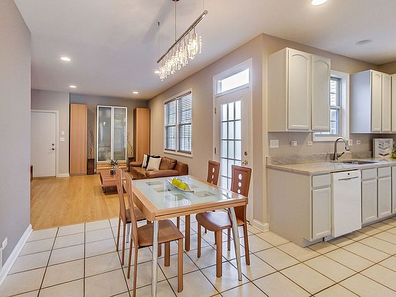 4th image of 2658 Goldenrod Ln