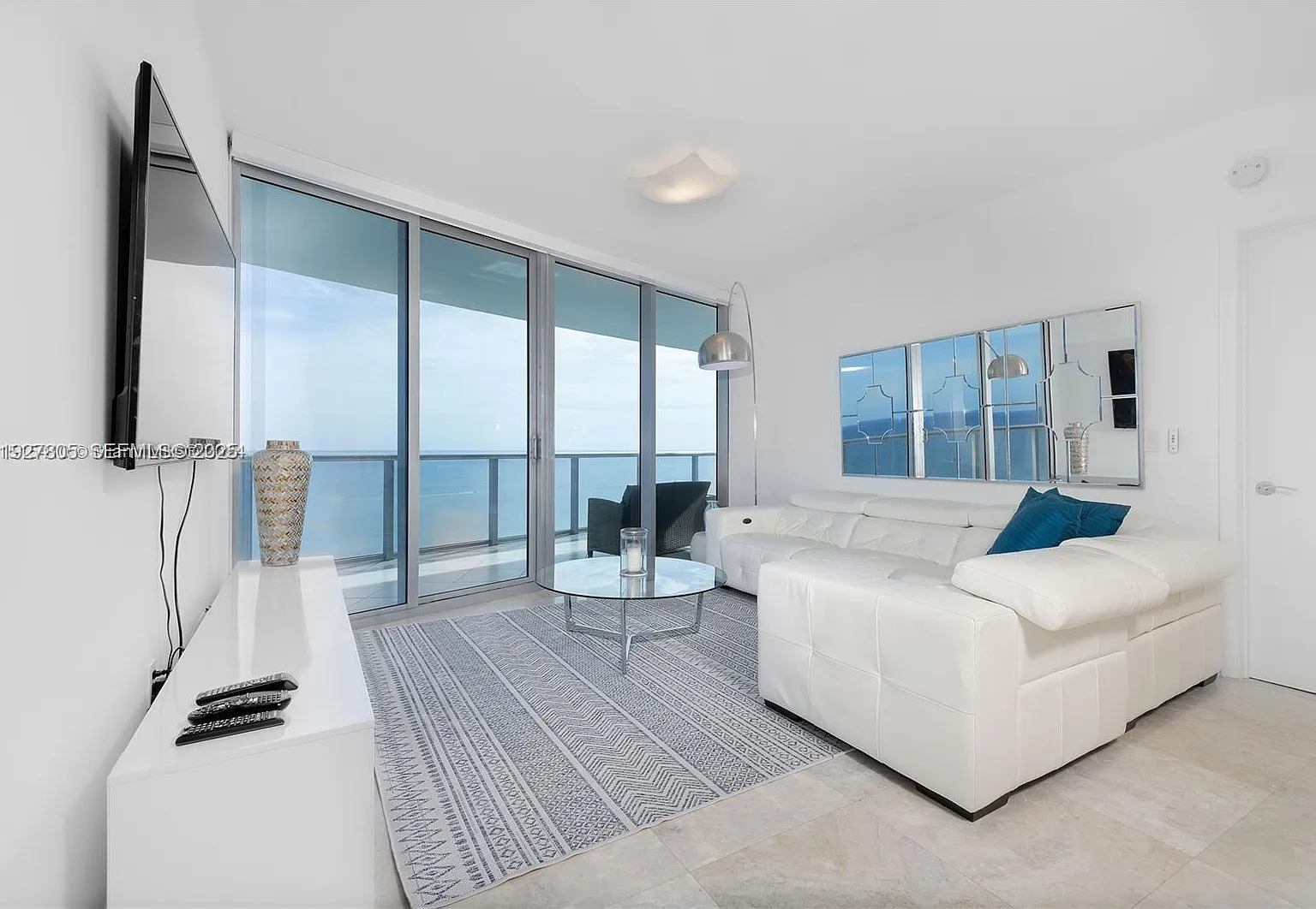 2 bed, 1479 sqft, $9,600 — Photo 1