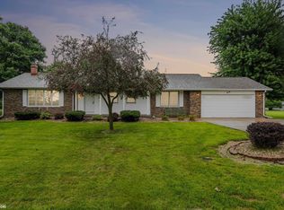 616 W Maple St, Stronghurst, IL 61480