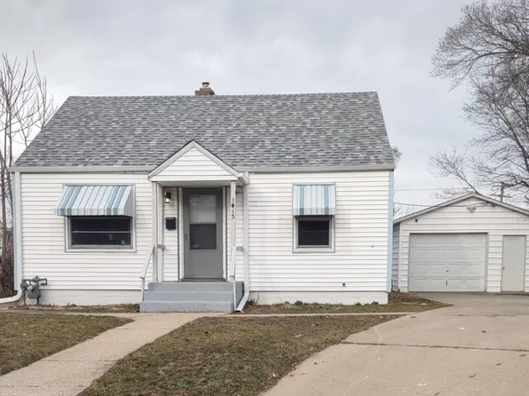 1015 Sunset Ct, Rockford, IL 61102