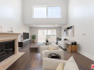 1353 N Fuller Ave #Penthouse 7, Los Angeles, CA 90046