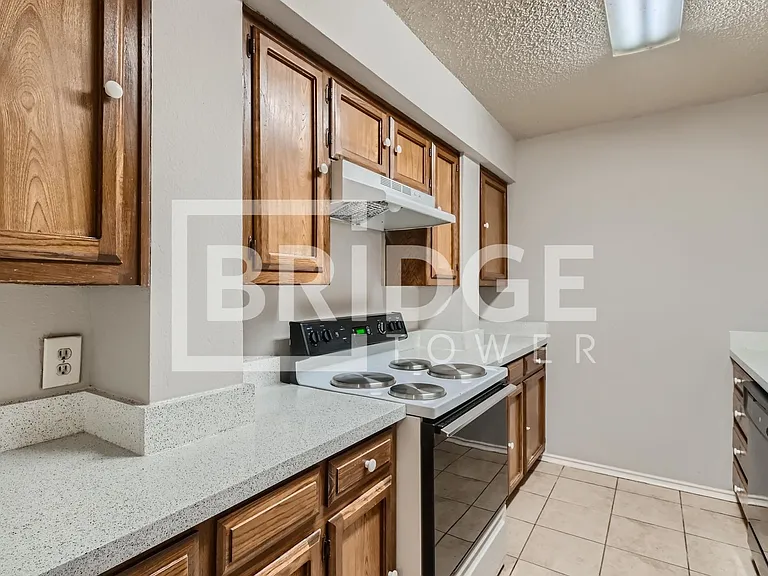 806 Prairie Creek Dr — Photo 4