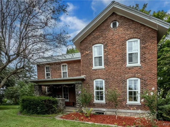 6110 Salt Rd, Clarence, NY 14031