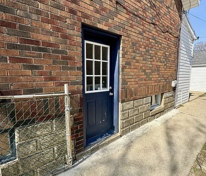 2260 Cadillac St #LOWER — Photo 3