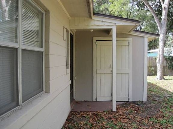 Covered Washer/Dryer