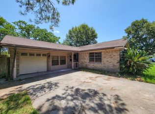 1703 Raintree St, Baytown, TX 77520