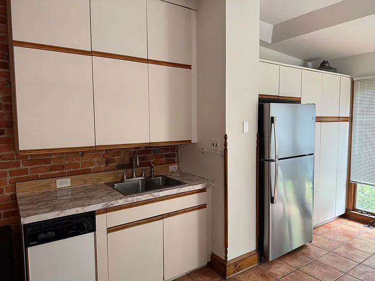 1018 Wawaset St — Photo 5