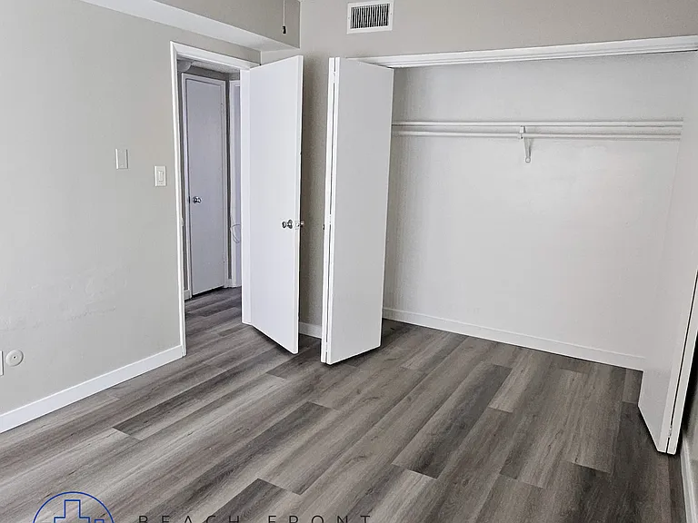 912 E La Palma — Photo 7