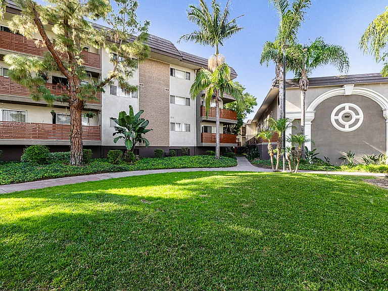 Ocean Breeze Villas — Photo 12