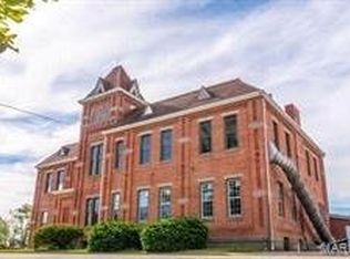 202 W Monroe Ave, Owensville, MO 65066