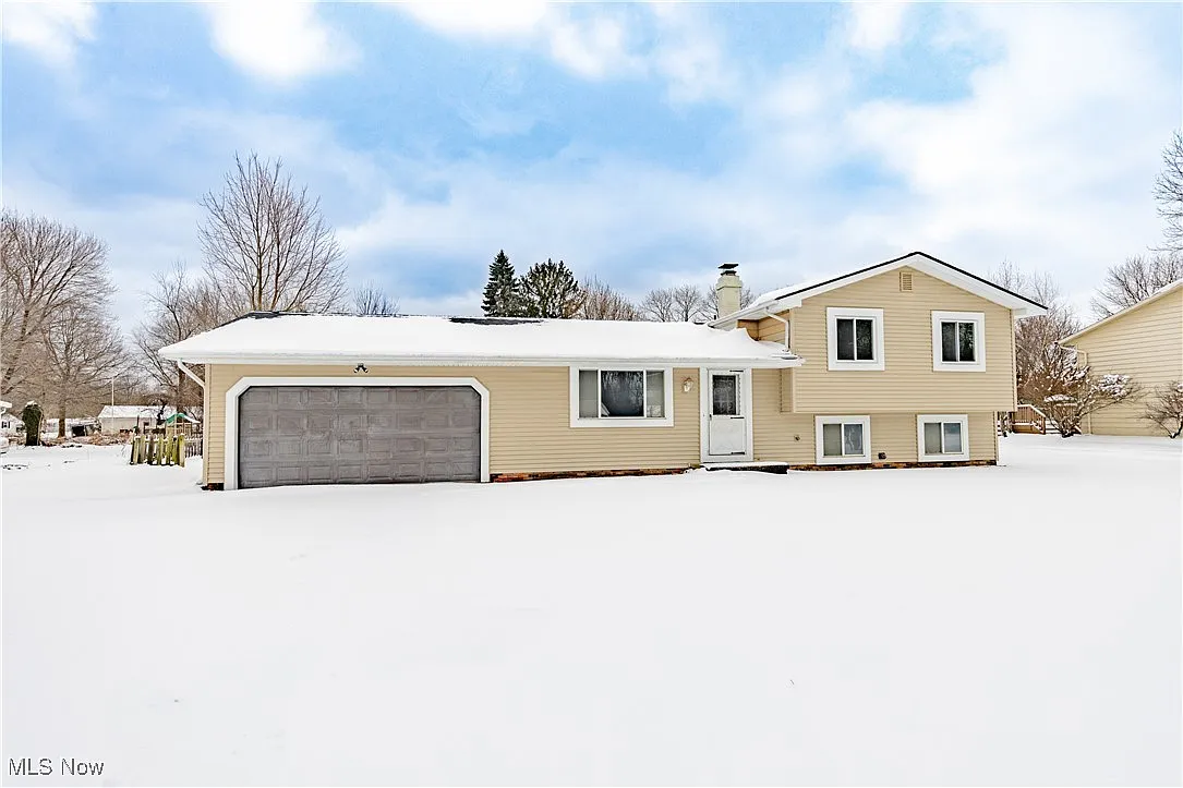 2860 Pine Ct photo 1