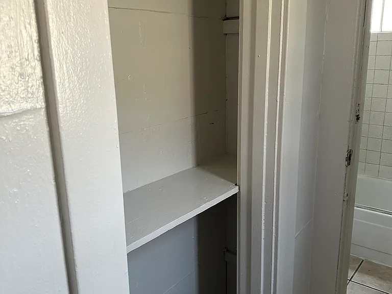 408 N Saint Louis St #410-1/2 — Photo 8
