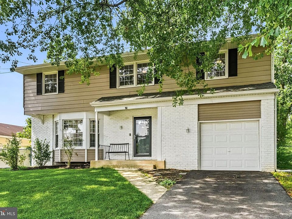 1st image of 702 Wood Ln