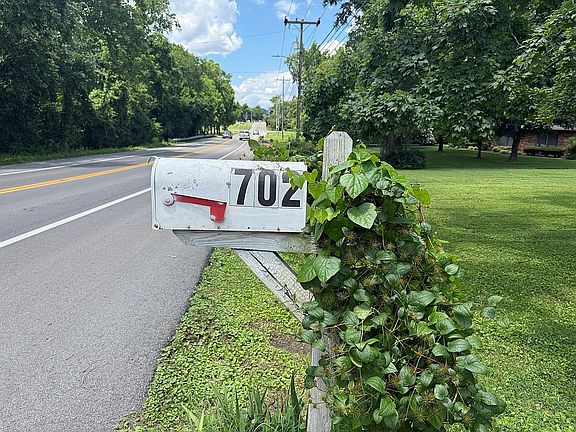 2nd image of 702 Wilson Park