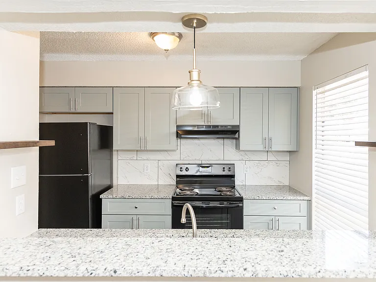 400 Rosewood apartments — Photo 2