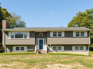 1066 Long Hill Rd, Guilford, CT 06437