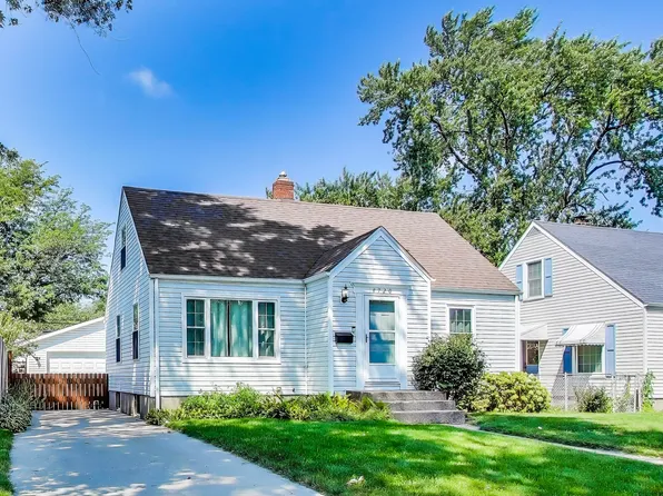 8720 Parrish Ave, Highland, IN 46322