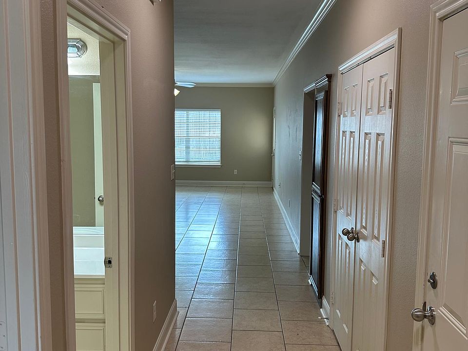 1st image of 3986 Mobley Ln #3986