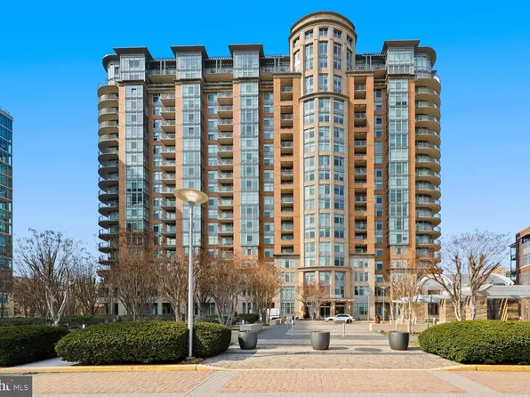 8220 Crestwood Heights Dr APT 419, Mc Lean, VA 22102