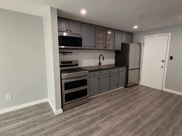 262 E Haverhill St APT 21, Lawrence, MA 01841