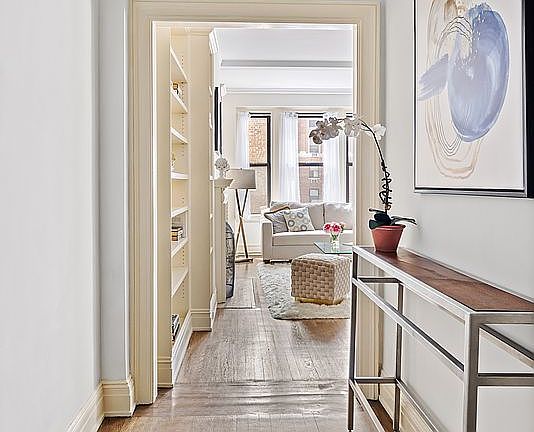 5th image of 114 E 84th St APT 6D